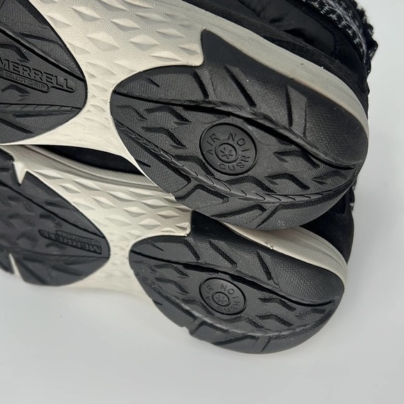 NWOT - MERRELL APPROACH SPORT MID WOMEN'S Size 8 M BLACK WATERPROOF BOOTS - Picture 2 of 4